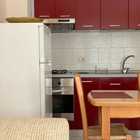 Solmar Apartment, Shkembi Kavajes 公寓